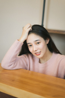 穿裙子没带内裤直接就尿了